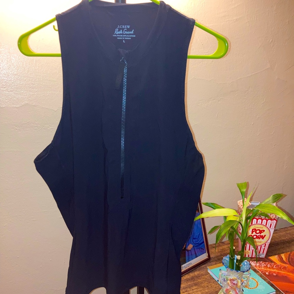 Sleeveless Chest-Zipper Rash guard